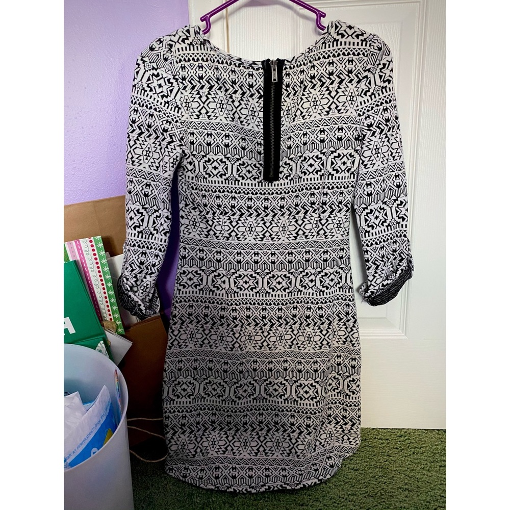 Dress - Picture 2 of 3